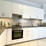 Gioberti Bright 3 Bedroom Apartment