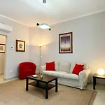 Gioberti Bright 3 Bedroom Apartment